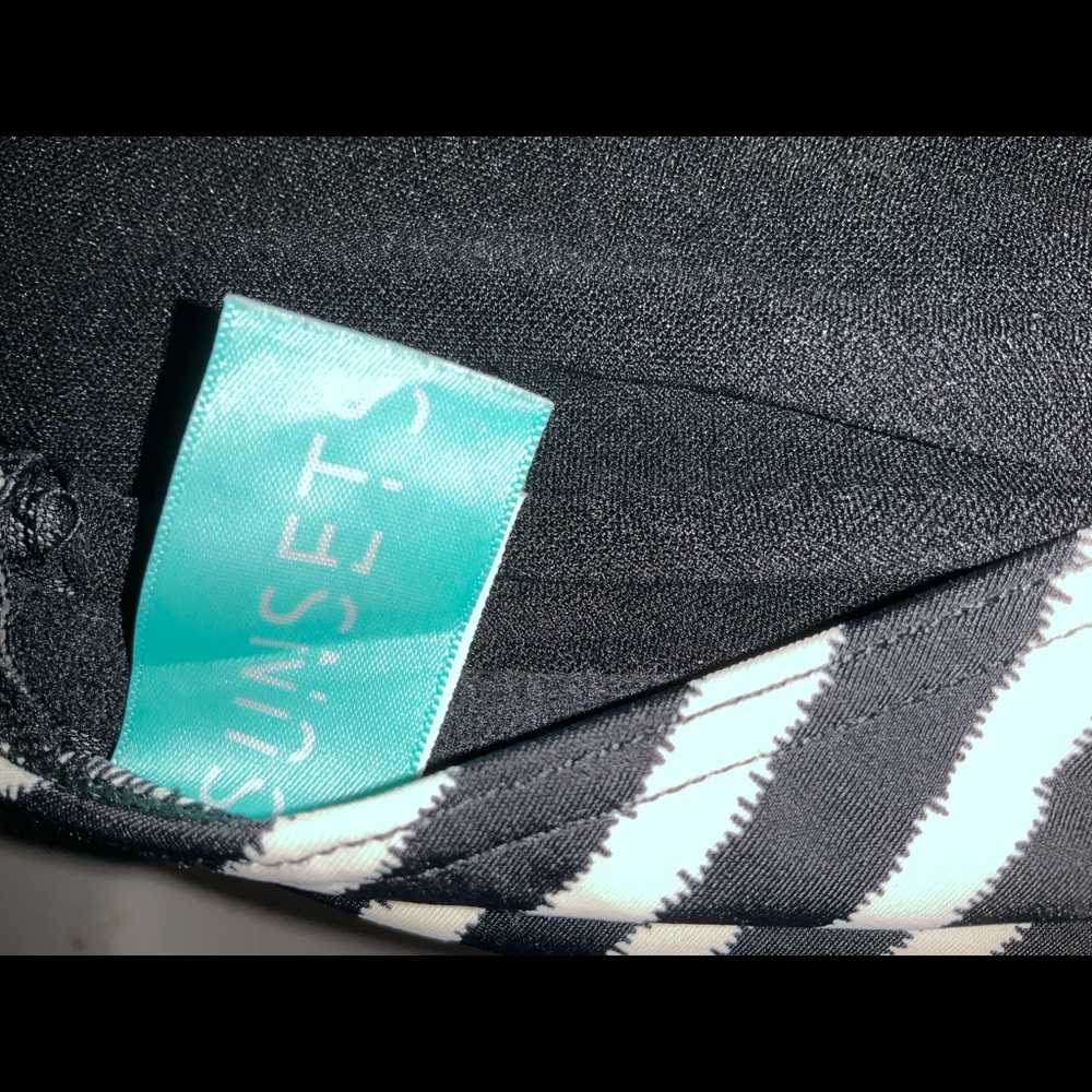 Swim top - Picture 3 of 3